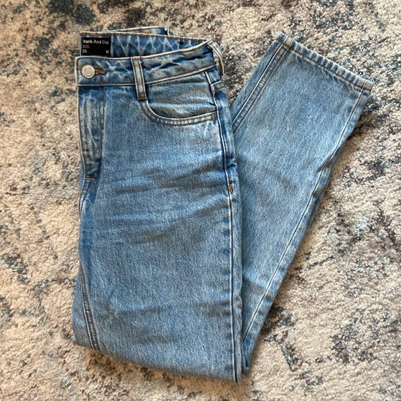 Frank & Oak - High Rise Mom Jean - Picture 3 of 6